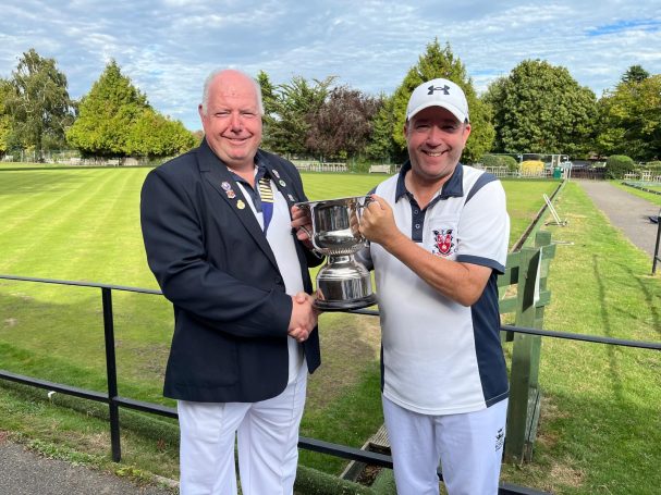 Mens Champion : Si Kates